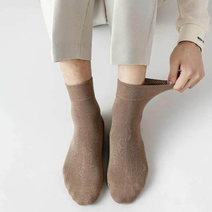 تخفيضات كبيرة على جوارب خيزران ملونة عالية . Big Sale High Quality Colorful Bamboo Socks for Men
